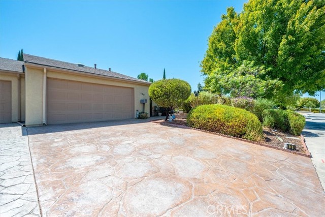 Detail Gallery Image 1 of 1 For 730 Deerfield Ln, Paso Robles,  CA 93446 - 2 Beds | 2 Baths