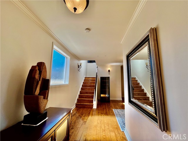 Detail Gallery Image 16 of 65 For 227 S Helberta Ave #B,  Redondo Beach,  CA 90277 - 4 Beds | 3/1 Baths