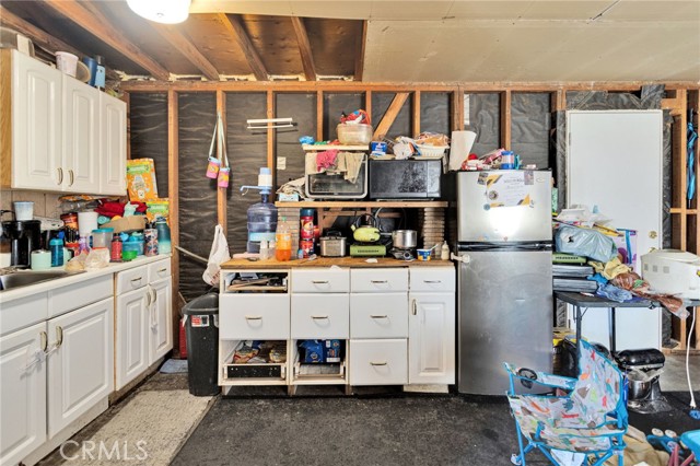 5924 Old Woman Springs Road, Johnson Valley CA: https://media.crmls.org/medias/91df1128-1417-40f3-baba-b5a3879534f0.jpg