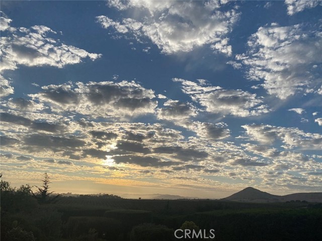 225 Broken Arrow Road, Nipomo CA: https://media.crmls.org/medias/91df22de-2aa9-4468-b900-7a36bd40a977.jpg