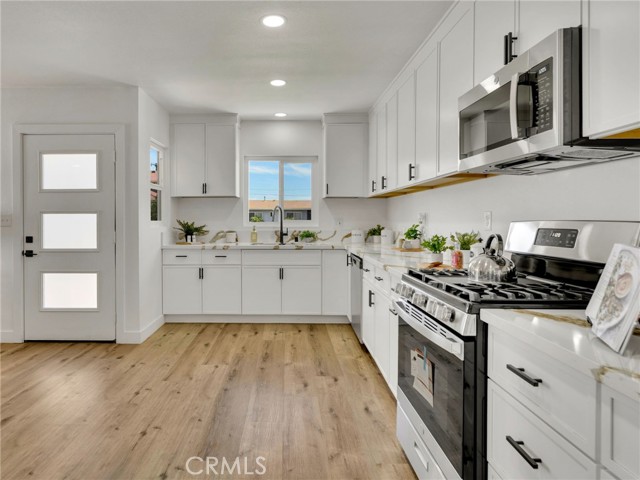 Detail Gallery Image 8 of 28 For 8606 Edwin St, Rancho Cucamonga,  CA 91730 - 4 Beds | 2 Baths