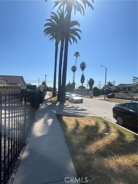 731 99th Street, Los Angeles, California 90044, 3 Bedrooms Bedrooms, ,2 BathroomsBathrooms,Single Family Residence,For Sale,99th,MB24156227