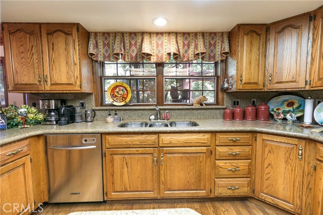 Detail Gallery Image 30 of 41 For 27421 Cedarwood Drive, Lake Arrowhead,  CA 92352 - 4 Beds | 4 Baths