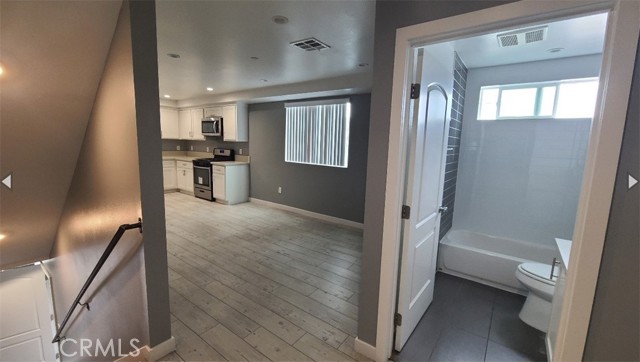 Detail Gallery Image 7 of 23 For 839 E 32nd, Los Angeles,  CA 90011 - 5 Beds | 4 Baths