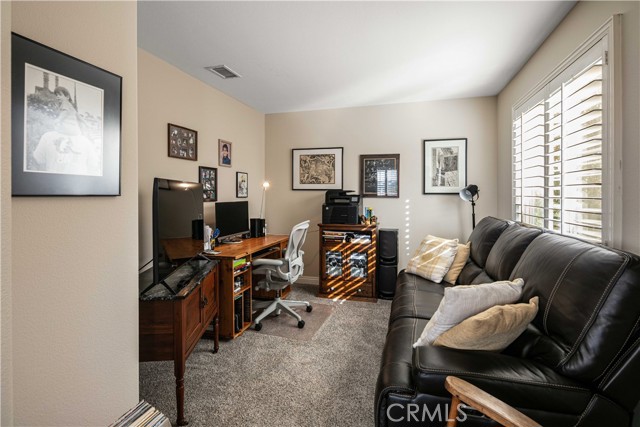 Detail Gallery Image 15 of 34 For 17942 Maplehurst Pl, Canyon Country,  CA 91387 - 3 Beds | 2/1 Baths