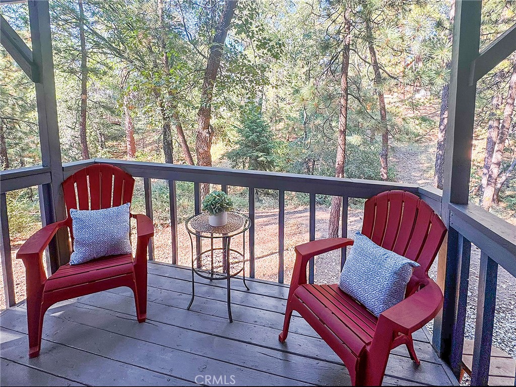https://media.crmls.org/medias/91e22ab5-a27e-4ce6-94ec-0073f6a3e838.jpg?preset=X-Large