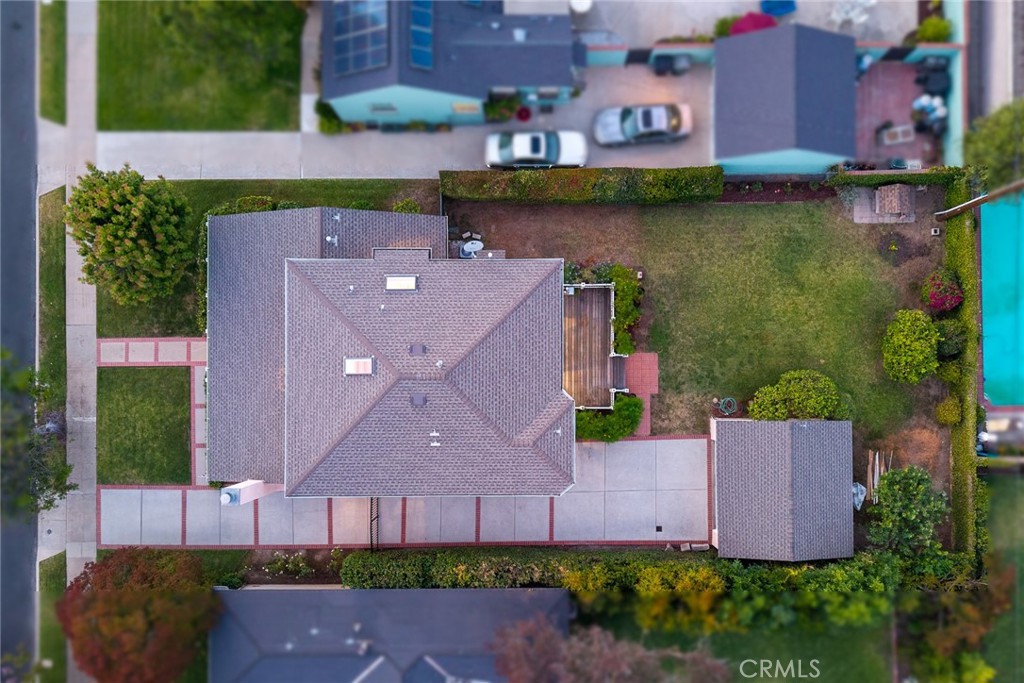 https://media.crmls.org/medias/91e26e96-b080-48b8-85a2-b0eb6b6ff5fd.jpg?preset=X-Large