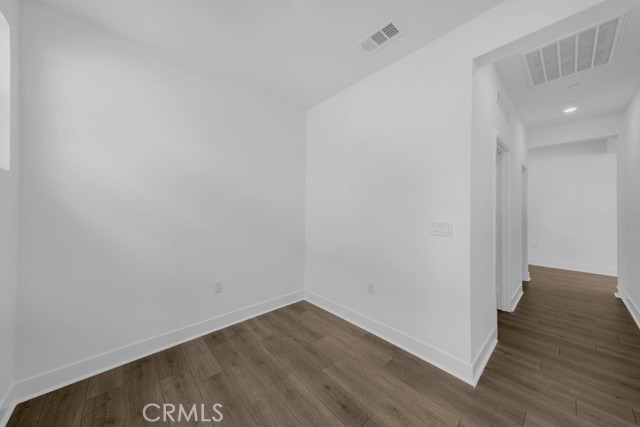 Detail Gallery Image 8 of 22 For 33314 Celadon Ave, French Valley,  CA 92695 - 3 Beds | 2/1 Baths