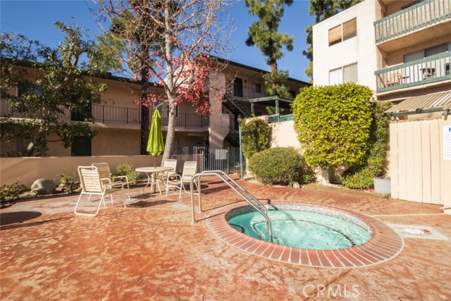 Detail Gallery Image 34 of 38 For 2940 N Verdugo Rd #321,  Glendale,  CA 91208 - 2 Beds | 2 Baths