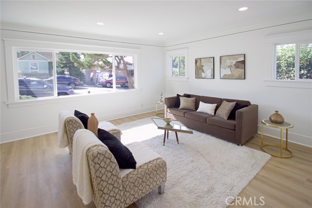 235 E Eldridge, Long Beach CA: https://media.crmls.org/medias/91e2c91f-43f6-4da5-bff1-a393ba6bc134.jpg