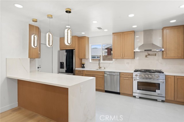 Detail Gallery Image 6 of 43 For 22703 Elm, Torrance,  CA 90505 - 4 Beds | 2 Baths