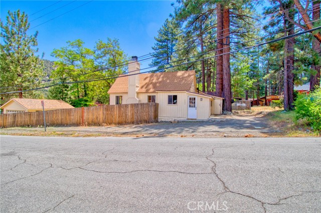 Detail Gallery Image 3 of 51 For 1131 Apple, Wrightwood,  CA 92397 - 2 Beds | 1 Baths