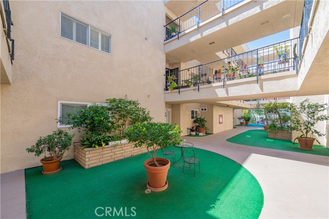 2381 Via Mariposa W, Laguna Woods CA: https://media.crmls.org/medias/91e4671e-65b2-4e6c-8b9d-361d2b88e50a.jpg
