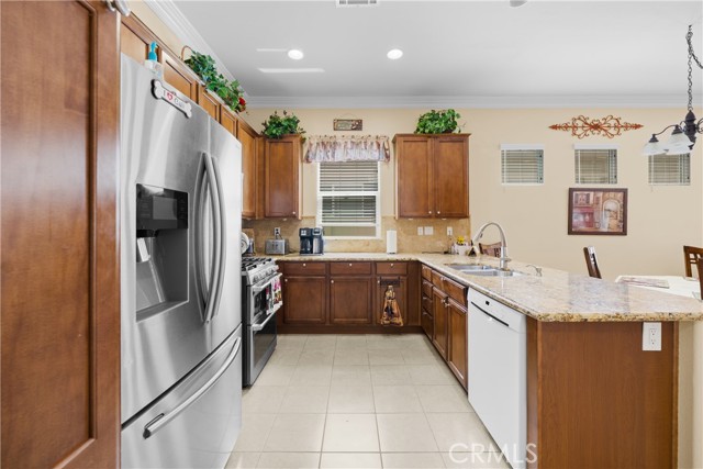 5551 Corte Fiesta, Hemet CA: https://media.crmls.org/medias/91e5b7d6-a1e7-42c1-b81f-4048ffd8750f.jpg