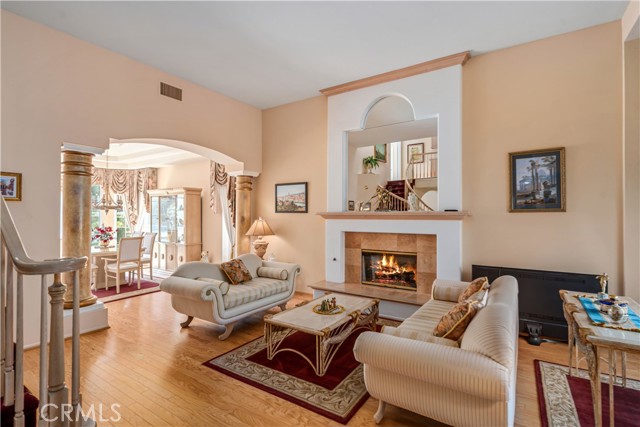 28852 Woodside Drive, Saugus CA: https://media.crmls.org/medias/91e63245-eb2b-41ee-b351-6d1968c3c5b6.jpg
