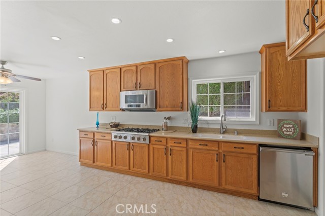 Detail Gallery Image 20 of 59 For 1736 Outpost Dr, Corona,  CA 92882 - 4 Beds | 2 Baths