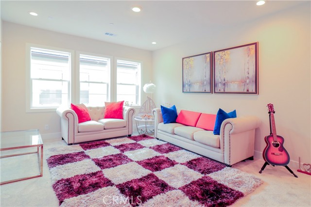 390 Riverbend, Lake Forest CA: https://media.crmls.org/medias/91e76924-5cc6-4e78-b65c-b165e12829ba.jpg