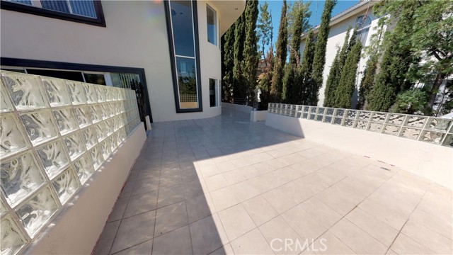 22500 N Summit Ridge Circle, Chatsworth CA: https://media.crmls.org/medias/91e7e49e-1b58-448c-9761-1738c5d98a7f.jpg