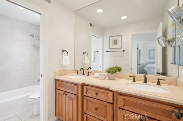 6 Village Circle, Manhattan Beach, California 90266, 4 Bedrooms Bedrooms, ,2 BathroomsBathrooms,Residential,For Sale,Village,SB24195820