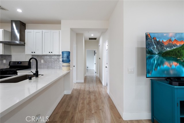 Detail Gallery Image 13 of 45 For 1200 Evergreen Ct, Carson,  CA 90746 - 2 Beds | 2 Baths