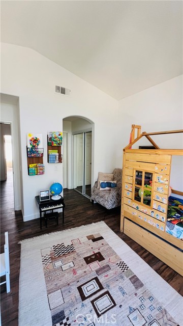 8449 E Arrowhead Way, Anaheim Hills CA: https://media.crmls.org/medias/91ec6045-3b5c-46f5-834a-c5c44d0f747c.jpg