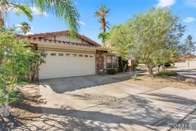 Detail Gallery Image 3 of 21 For 40472 Periwinkle Ct, Palm Desert,  CA 92260 - 3 Beds | 2 Baths