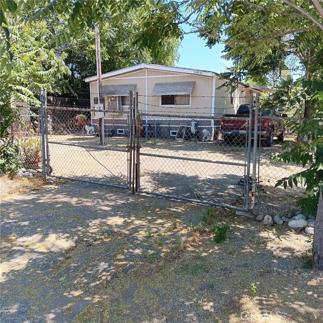 Detail Gallery Image 1 of 2 For 20541 Moore St, Perris,  CA 92570 - 2 Beds | 2 Baths