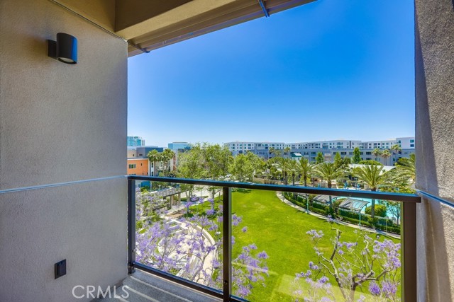 Detail Gallery Image 22 of 75 For 402 Rockefeller #410,  Irvine,  CA 92612 - 2 Beds | 2/1 Baths