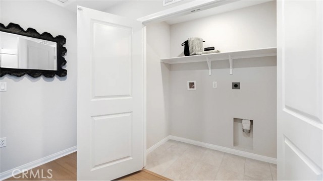 Detail Gallery Image 16 of 20 For 1301 Galaxy Way, Rialto,  CA 92376 - 4 Beds | 3 Baths