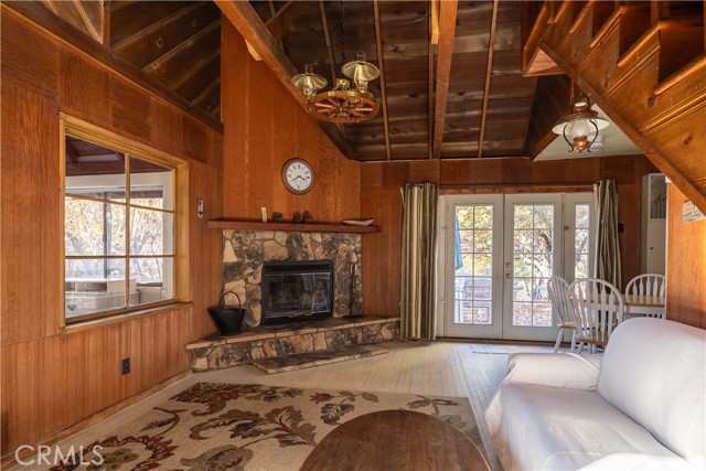 Detail Gallery Image 5 of 31 For 211 E Mountain View Bld, Big Bear City,  CA 92314 - 2 Beds | 1 Baths