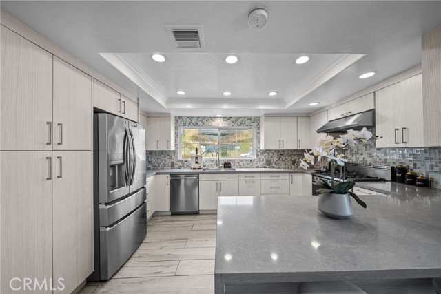 Detail Gallery Image 10 of 51 For 5156 Campo, Woodland Hills,  CA 91364 - 5 Beds | 4 Baths