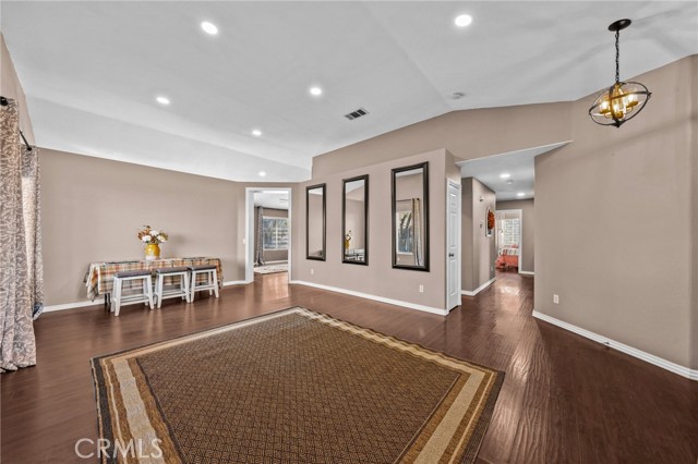 Detail Gallery Image 13 of 46 For 3135 New Hampshire Dr, Corona,  CA 92881 - 3 Beds | 2 Baths