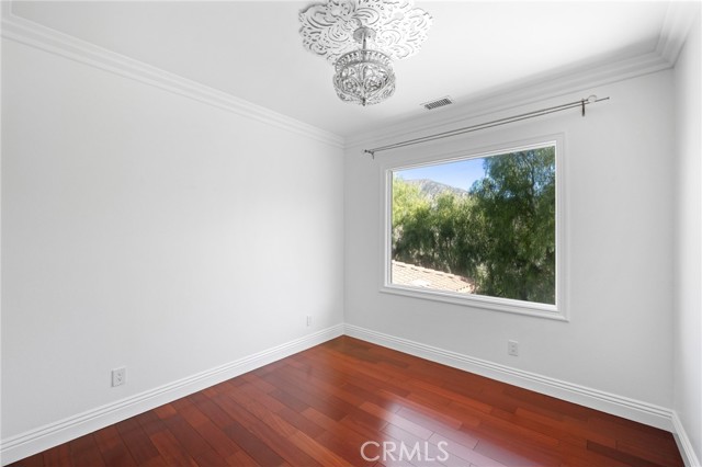 Detail Gallery Image 38 of 55 For 7370 Chantilly Ln, Tujunga,  CA 91042 - 6 Beds | 4 Baths