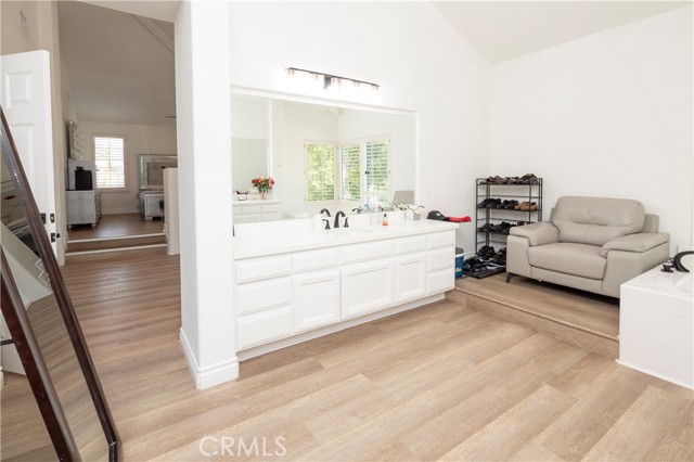 5 Encinal, Lake Forest CA: https://media.crmls.org/medias/91f0727e-d837-4c41-b5a7-abdf9c6f2a0c.jpg