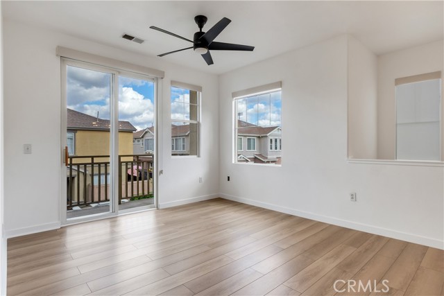 Detail Gallery Image 4 of 21 For 5455 Mandarin Cove, San Diego,  CA 92115 - 2 Beds | 2 Baths