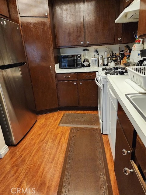 Detail Gallery Image 4 of 13 For 15116 S Raymond Ave #104,  Gardena,  CA 90247 - 2 Beds | 2 Baths