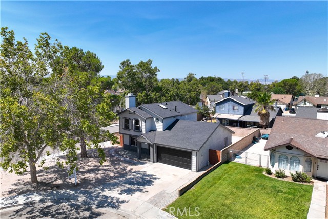 45119 Watford Avenue, Lancaster CA: https://media.crmls.org/medias/91f2186d-1440-48aa-a100-3a1d97990d53.jpg
