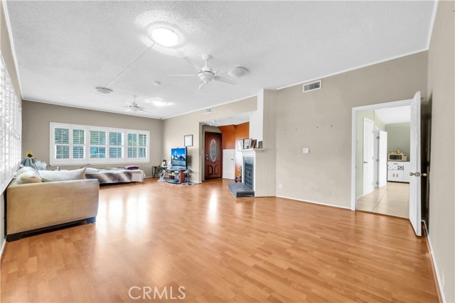 Detail Gallery Image 5 of 58 For 412 N San Gabriel, Azusa,  CA 91702 - – Beds | – Baths