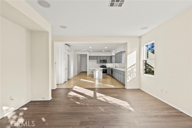 Detail Gallery Image 26 of 43 For 19914 via Joyce Dr, Saugus,  CA 91350 - 3 Beds | 2 Baths