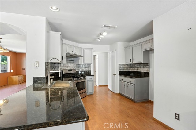 Detail Gallery Image 21 of 43 For 29193 Sunswept Dr, Lake Elsinore,  CA 92530 - 3 Beds | 2 Baths