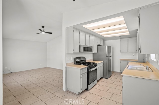 Detail Gallery Image 11 of 30 For 28275 Los Cielos Rd, Menifee,  CA 92586 - 2 Beds | 2 Baths