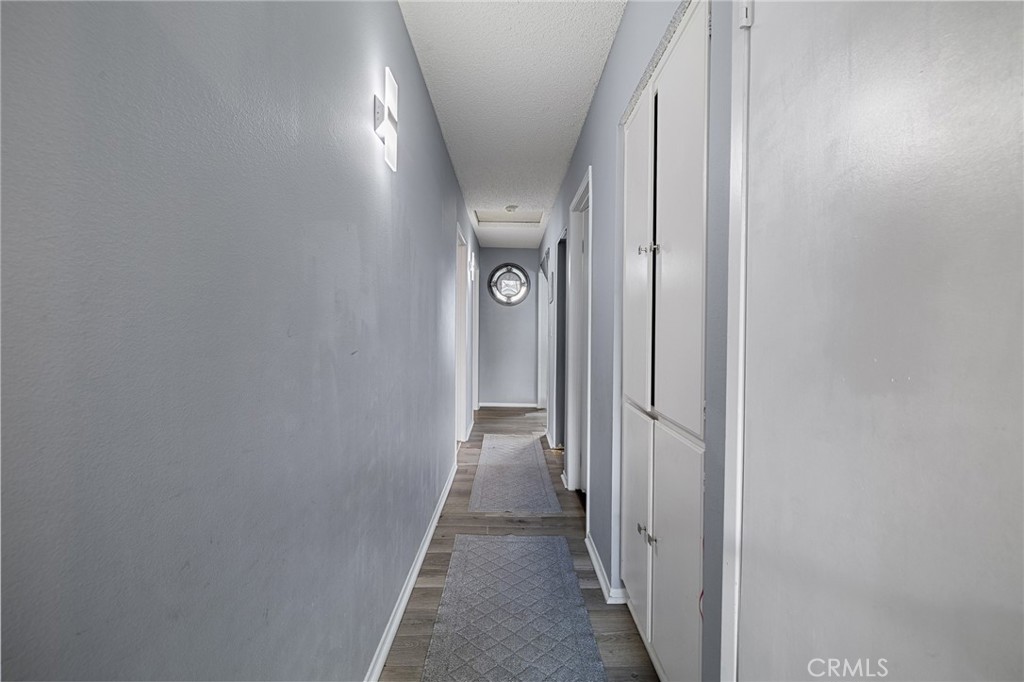 https://media.crmls.org/medias/91f508a1-6d3b-4a7d-903d-a9d3346bc763.jpg?preset=X-Large