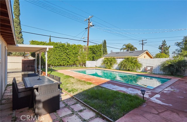 Detail Gallery Image 18 of 33 For 17827 Burbank Bld, Encino,  CA 91316 - 3 Beds | 2 Baths