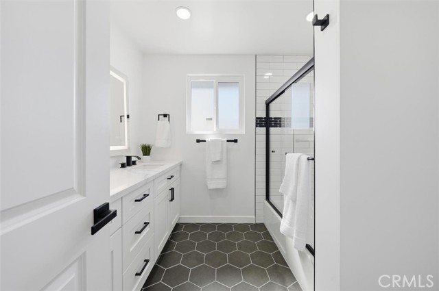 Image 25 of 39 For 4509 Cadison