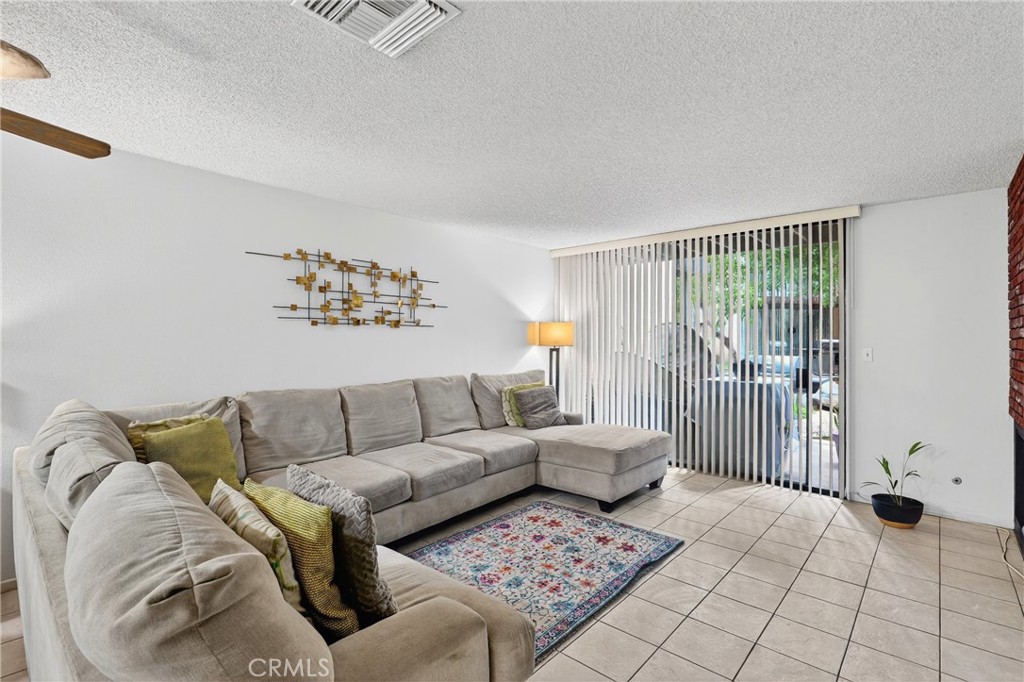 MLS #DW25152735 image #6