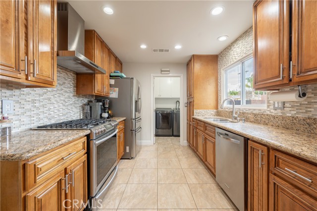 Detail Gallery Image 9 of 30 For 9434 Mclennan Ave, Northridge,  CA 91343 - 3 Beds | 2 Baths