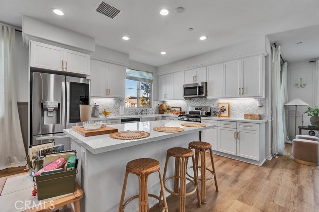 Detail Gallery Image 6 of 23 For 8367 Explorer, Chino,  CA 91708 - 3 Beds | 2/1 Baths