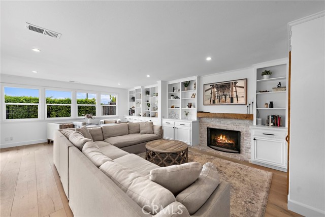 Detail Gallery Image 6 of 20 For 1219 Sand Key, Corona Del Mar,  CA 92625 - 5 Beds | 3 Baths