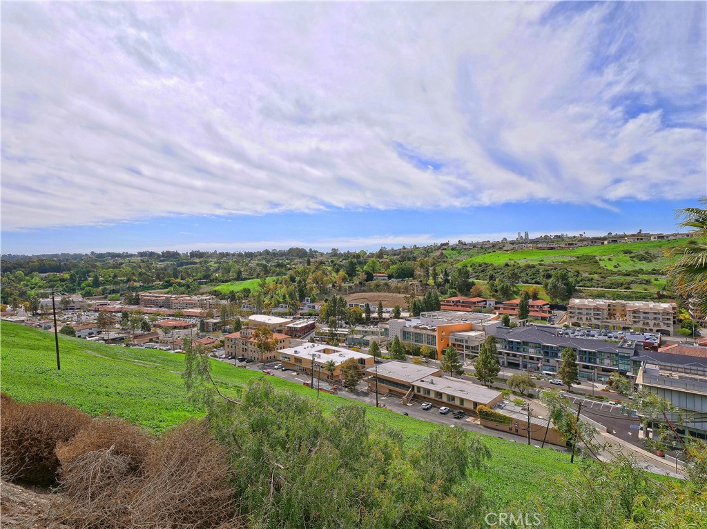 https://media.crmls.org/medias/91f7dbfb-146e-4969-ac6c-8e11ba0d95b5.jpg?preset=X-Large
