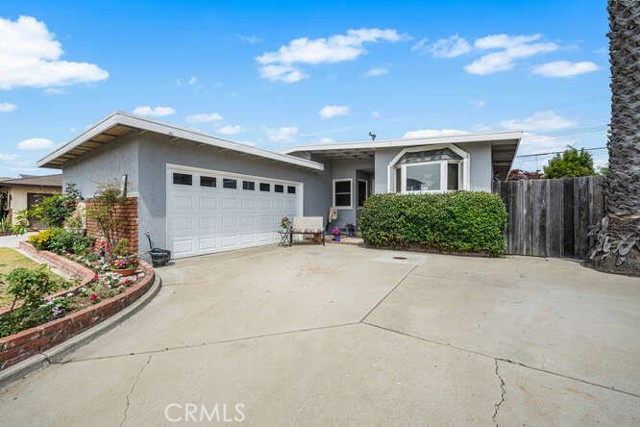 815 Marvista S Avenue, Seal Beach CA: https://media.crmls.org/medias/91f85352-fb44-42c2-9896-42ae2322b7eb.jpg